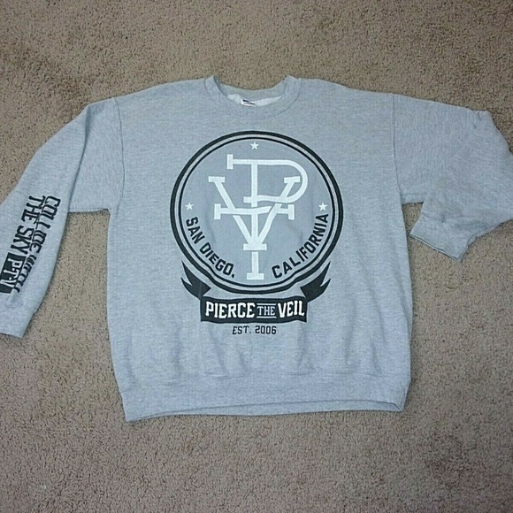 Gildan Tops - Pierce the Veil Sweatshirt San Diego CA Gray L Gildan Tops - Pierce the Veil Sweatshirt San Diego CA Gray L